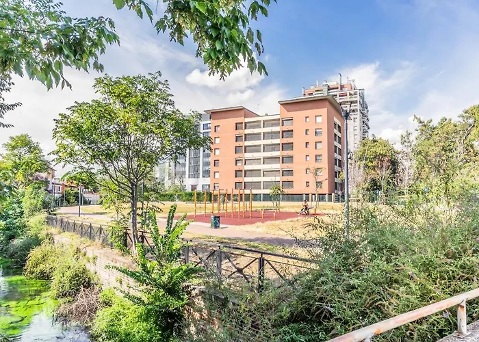 - Bocconi E Navigli - Spacious 3Br 95 M - Free Parking