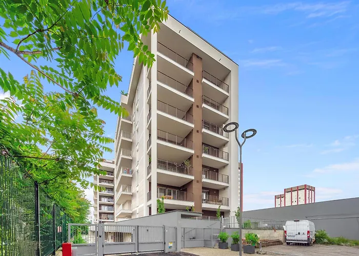 Airy Apartments With Balcony & Garage By Ndp Rent